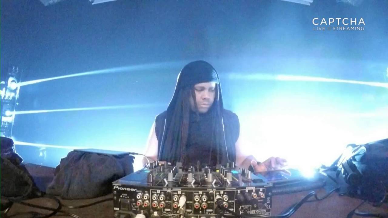 Hieroglyphic Being (Live) @ Electronica en Abril LCE